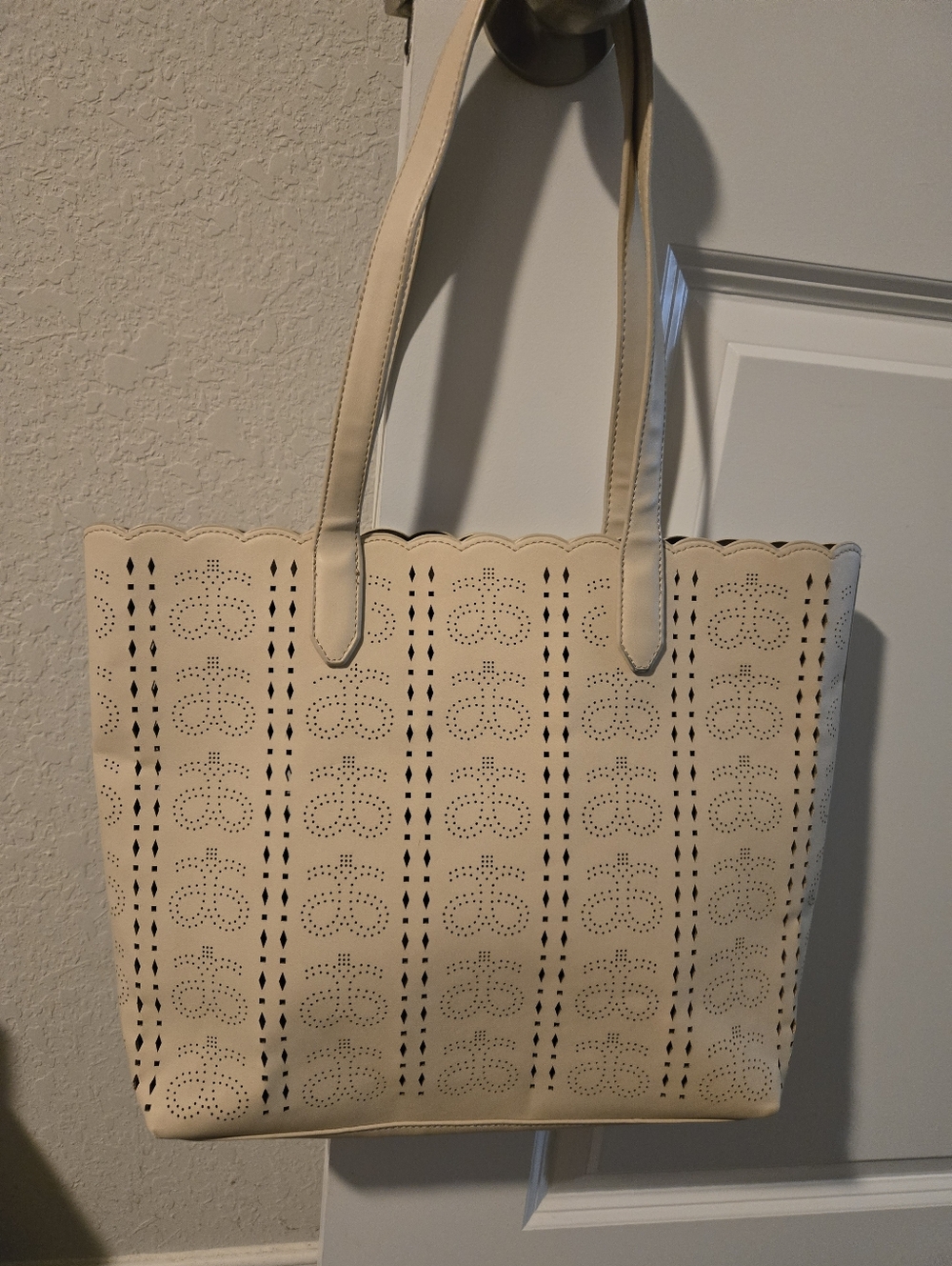 Arbonne Faux Leather Perforated Scalloped Edge Design Purse.